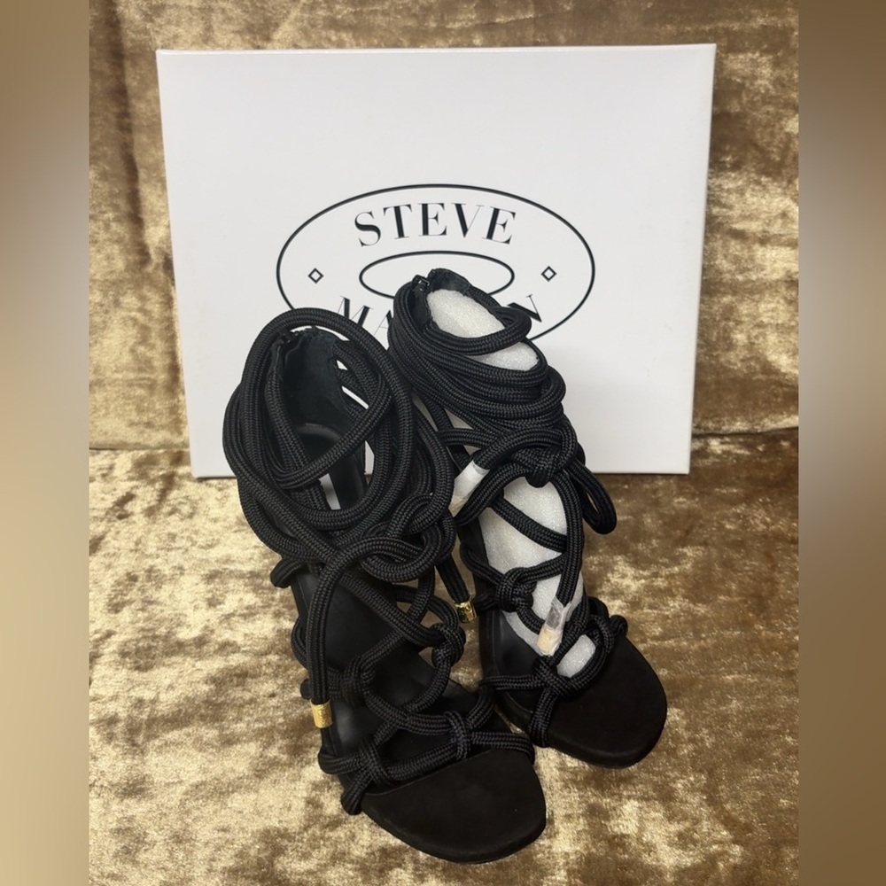 NIB Steve Madden Black Dream Ankle
Tie Sandal